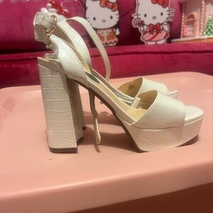 Guess heels in white
